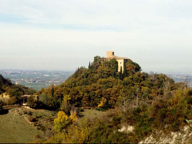 Intorno a Reggio Emilia, sulle orme di Matilde di Canossa