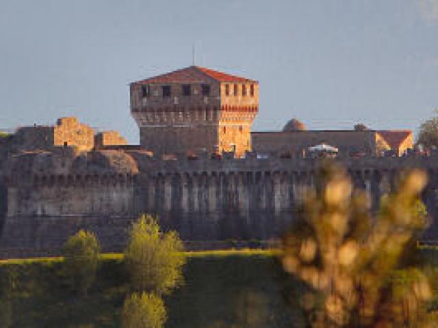 L'imponente Fortezza di Sarzanello