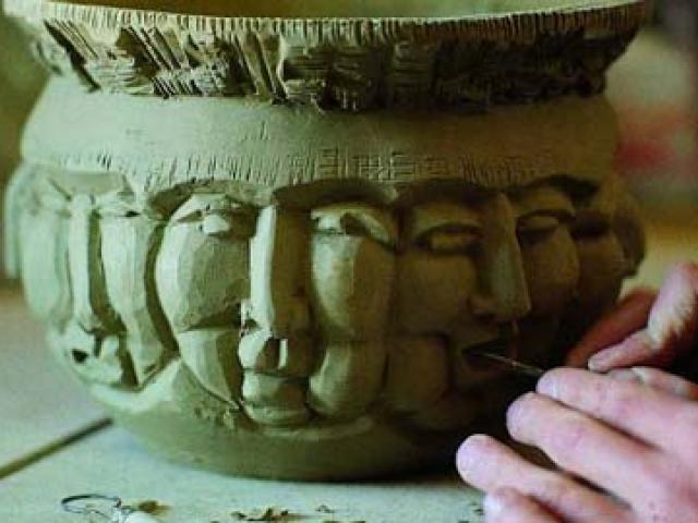 Pietra, ceramica, terracotta, tufo e cartapesta: il meglio dell'artigianato a Matera